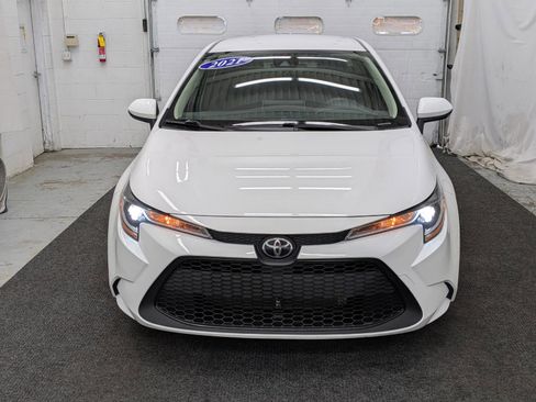 Used 2021 Toyota Corolla LE image 13
