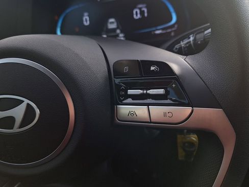 Certified 2025 Hyundai Elantra SE image 16