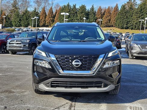 Certified 2022 Nissan Rogue SV w/ SV Premium Package image 2