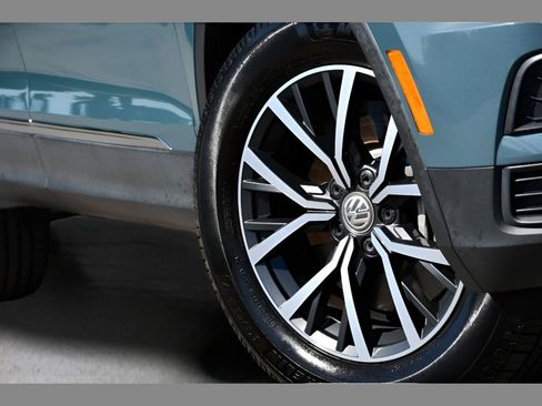 Used 2020 Volkswagen Tiguan SE AWD/4WD image 11