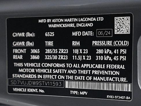 Used 2025 Aston Martin DBX 707 image 30