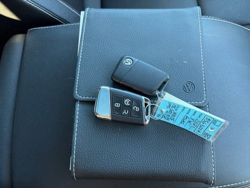 Used 2021 Volkswagen Atlas SEL image 34