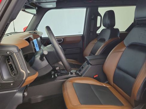Used 2024 Ford Bronco Outer Banks AWD/4WD image 18