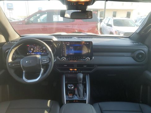 Used 2025 Chevrolet Colorado Trail Boss image 9