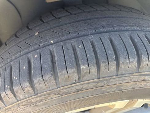 Used 2016 Chevrolet Traverse LT w/ Traveler's Package image 3