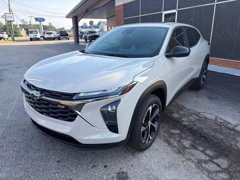 New 2026 Chevrolet Trax RS w/ Sunroof Package FWD image 1