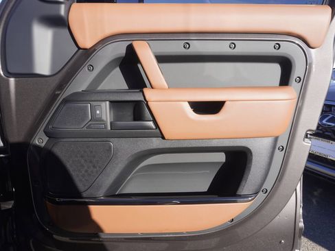 New 2026 Land Rover Defender 110 OCTA image 22