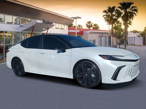 Used 2026 Toyota Camry XSE image 1