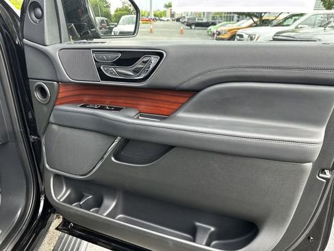 Certified 2023 Lincoln Navigator Reserve AWD/4WD image 34