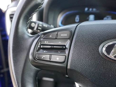 Used 2025 Hyundai Venue SEL FWD image 14
