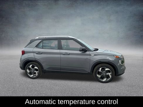 Used 2023 Hyundai Venue Limited w/ Cargo Package FWD image 7