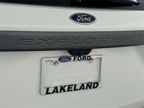 Used 2022 Ford Explorer XLT w/ Equipment Group 202A image 29