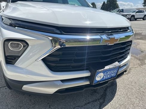Used 2025 Chevrolet TrailBlazer LT AWD/4WD image 12