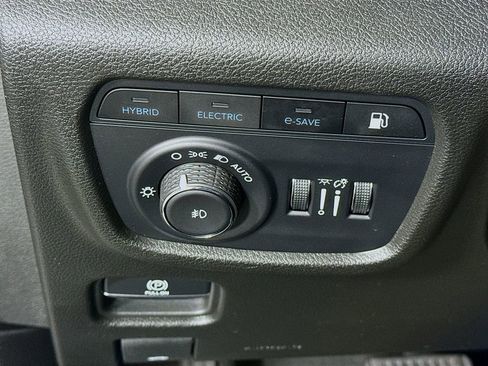 Used 2023 Jeep Grand Cherokee 4WD 4xe image 21