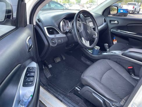 Used 2018 Dodge Journey SE w/ Connectivity Group FWD image 5