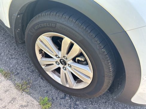 Used 2019 Kia Sportage LX w/ Option Group 017 FWD image 4