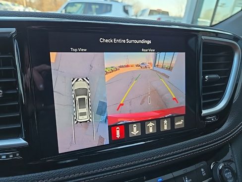 Used 2024 Chrysler Pacifica Pinnacle image 62