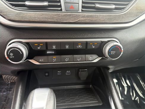 Used 2024 Nissan Altima 2.5 SV w/ SV Premium Package image 31