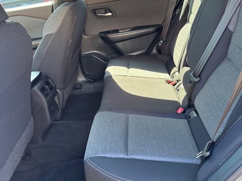 Used 2023 Nissan Rogue SV FWD image 7