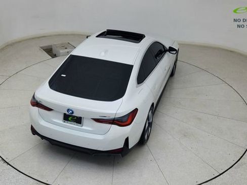 Used 2025 BMW i4 eDrive40 w/ Premium Package RWD image 82