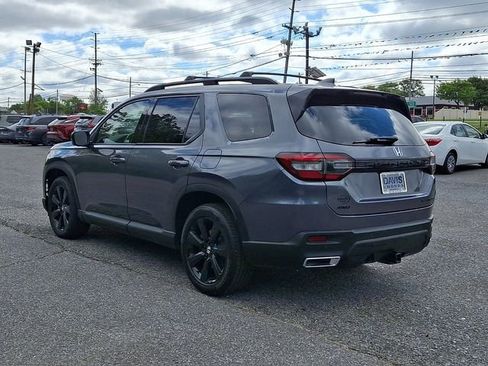 Used 2025 Honda Pilot Black Edition image 4