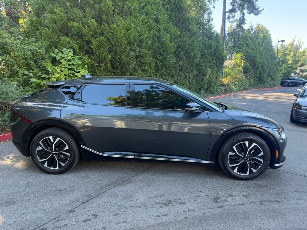 Used 2024 Kia EV6 Wind AWD/4WD image 2