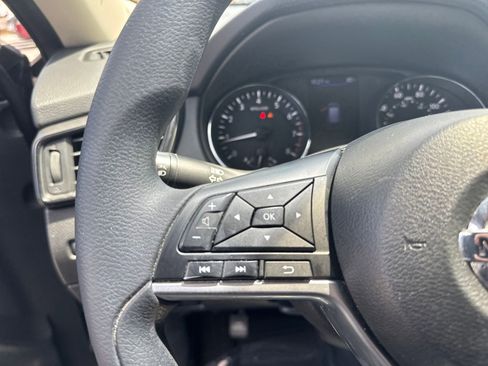 Used 2018 Nissan Rogue S FWD image 15