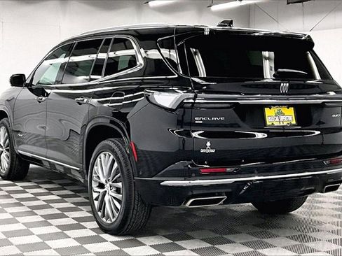 Used 2025 Buick Enclave Avenir w/ Super Cruise Package image 2