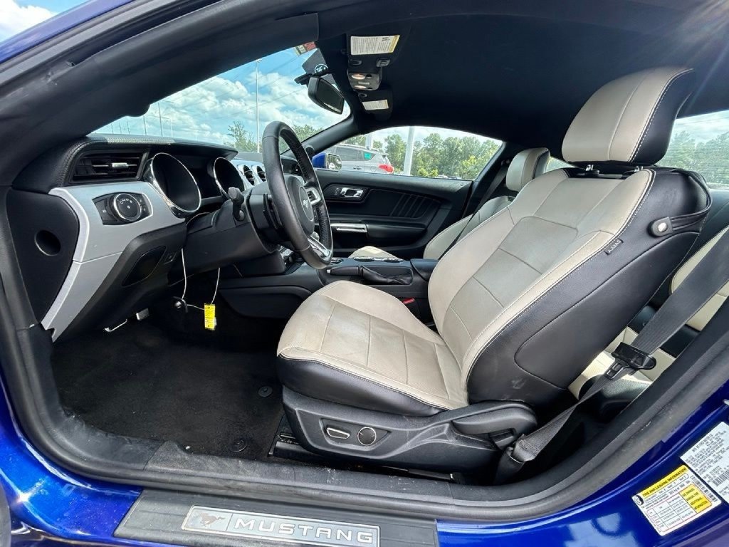 Used 2016 Ford Mustang Premium RWD image 9