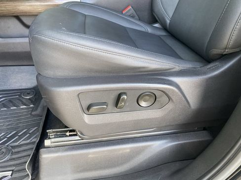 Used 2024 Chevrolet Silverado 1500 LT Trail Boss w/ Convenience Package II AWD/4WD image 11