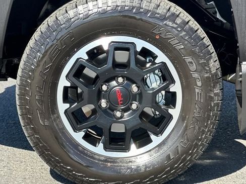 Used 2025 Toyota Tacoma TRD Off-Road image 29