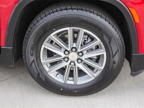 Used 2023 Chevrolet Traverse LT image 14