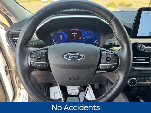 Certified 2022 Ford Escape Titanium w/ Titanium Elite Package AWD/4WD image 12