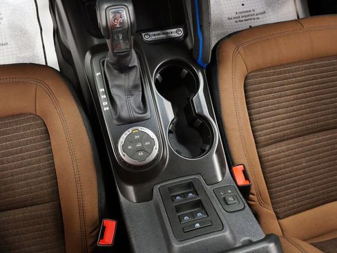 Used 2022 Ford Bronco Outer Banks AWD/4WD image 31