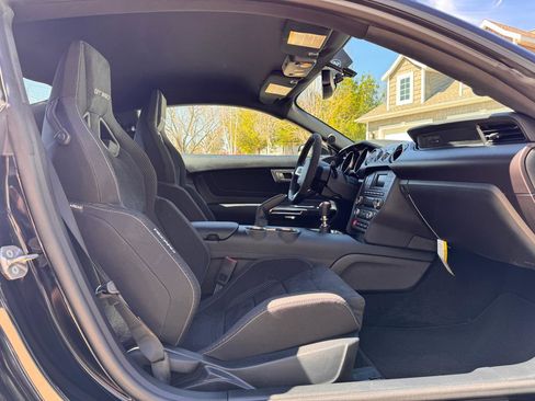 Used 2016 Ford Mustang Shelby GT350 w/ Track Package image 18