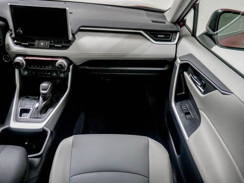 Used 2024 Toyota RAV4 XLE Premium image 30