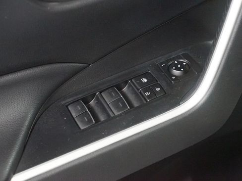 Used 2022 Toyota RAV4 XLE AWD/4WD image 30