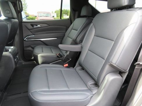 Used 2025 Chevrolet Traverse LT AWD/4WD image 29