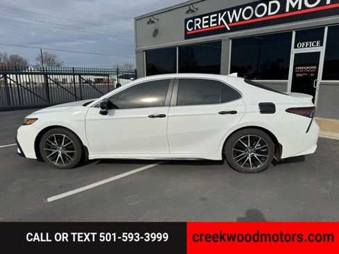 Used 2023 Toyota Camry SE image 6