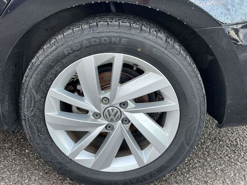 Used 2018 Volkswagen Passat 2.0T SE FWD image 9