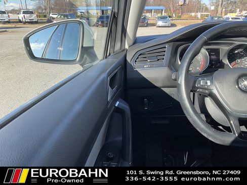Used 2018 Volkswagen Tiguan SE image 18