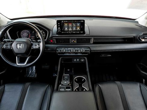 Used 2023 Honda Pilot Touring image 16