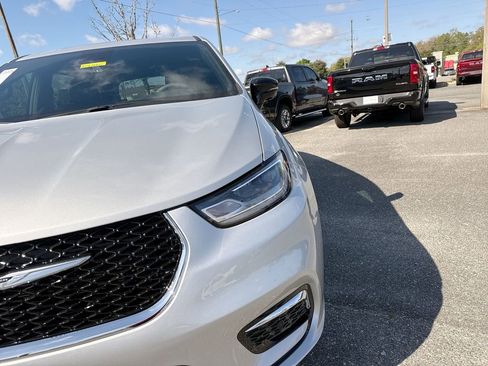 New 2026 Chrysler Pacifica Limited w/ Trailer Tow Group image 9