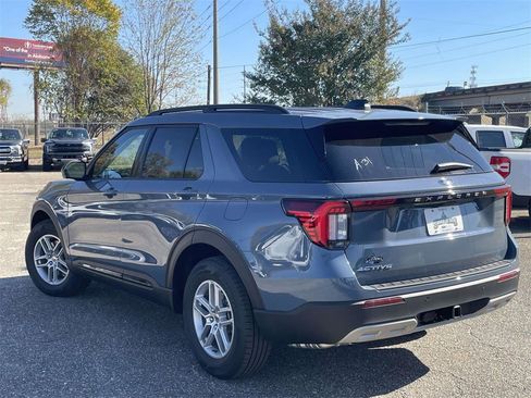 New 2026 Ford Explorer Active w/ Active Comfort Package image 5
