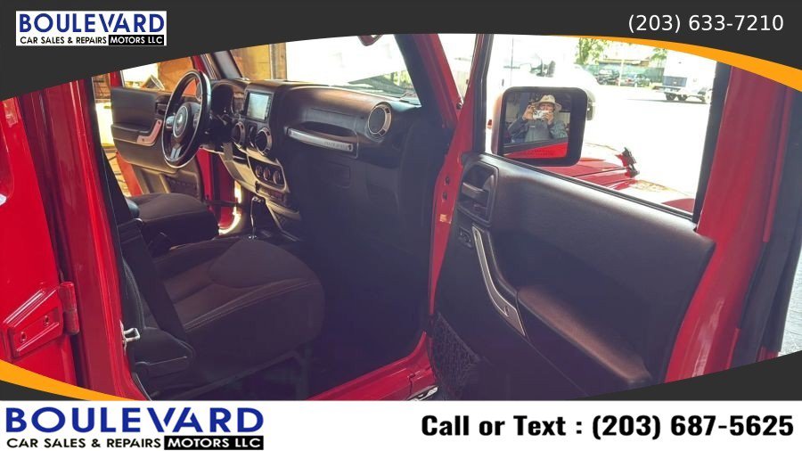 Used 2016 Jeep Wrangler Unlimited Sahara AWD/4WD image 33