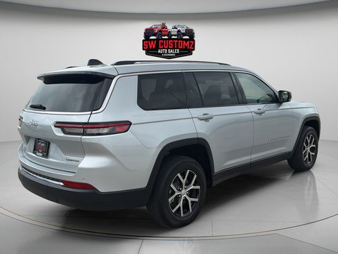 Used 2023 Jeep Grand Cherokee L Limited AWD/4WD image 7