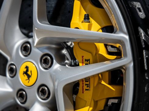 Used 2022 Ferrari F8 Tributo image 21