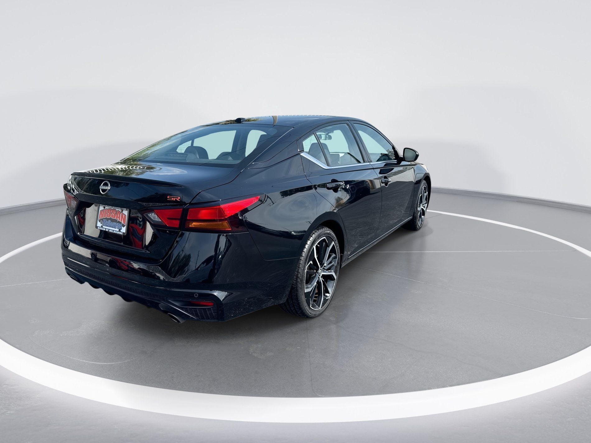 Used 2024 Nissan Altima 2.5 SR FWD image 4