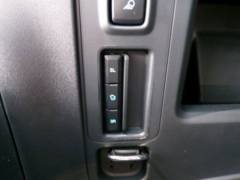 New 2025 Ford Expedition Active image 9