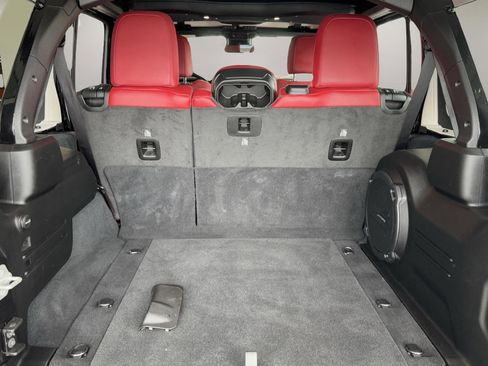 Used 2024 Jeep Wrangler Unlimited Rubicon 392 w/ Dual Top Group AWD/4WD image 10